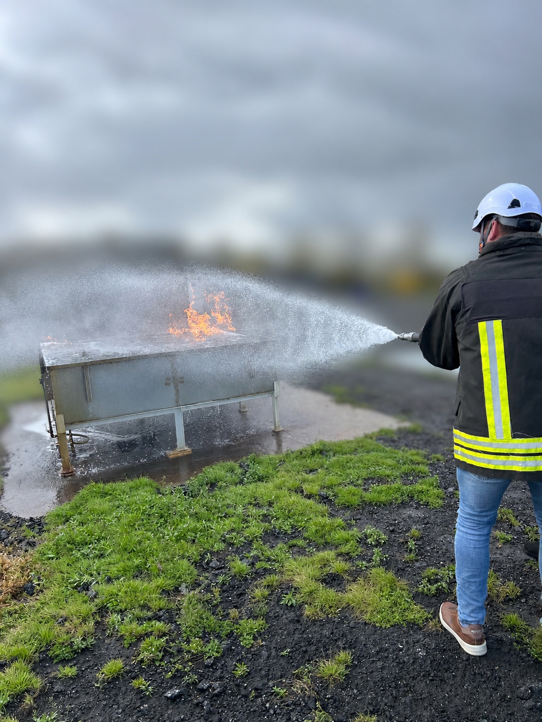 Esercitazione pratica antincendio Blu Corporation — foto 12