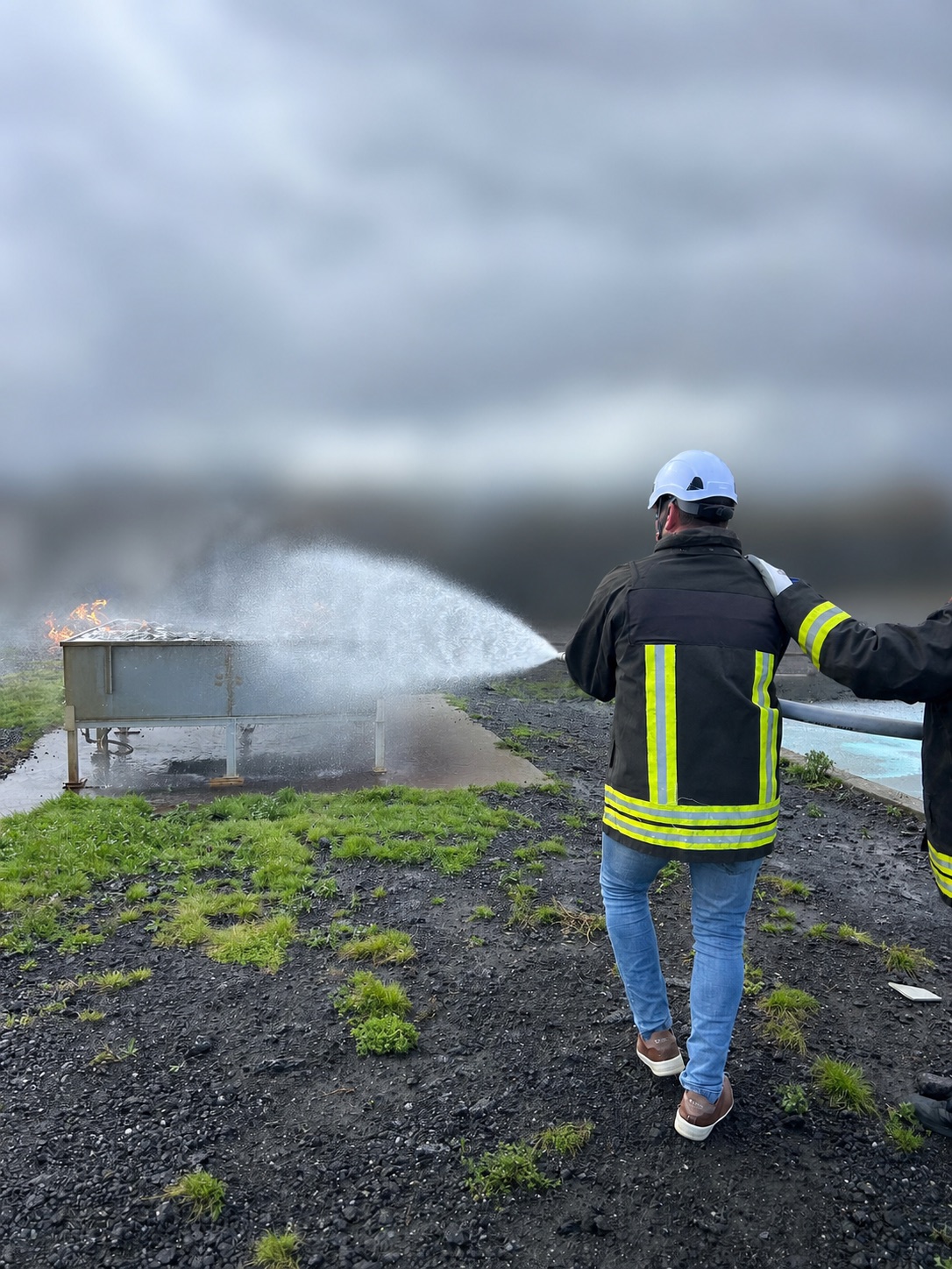 Esercitazione pratica antincendio Blu Corporation — foto 14