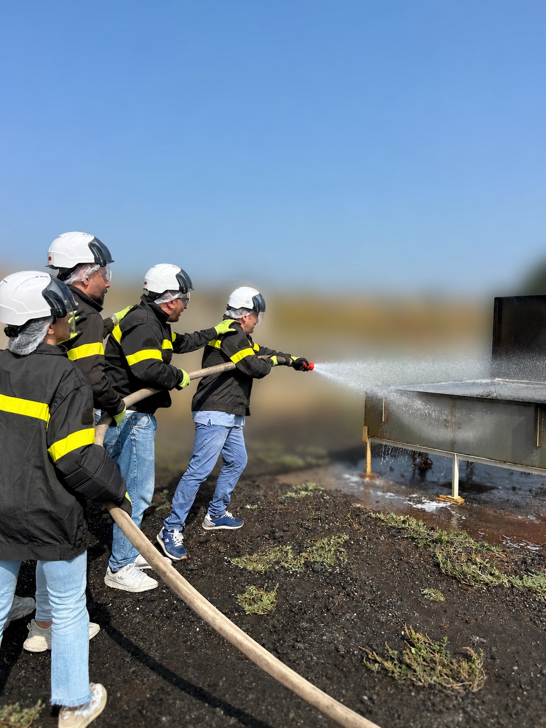 Esercitazione pratica antincendio Blu Corporation — foto 24